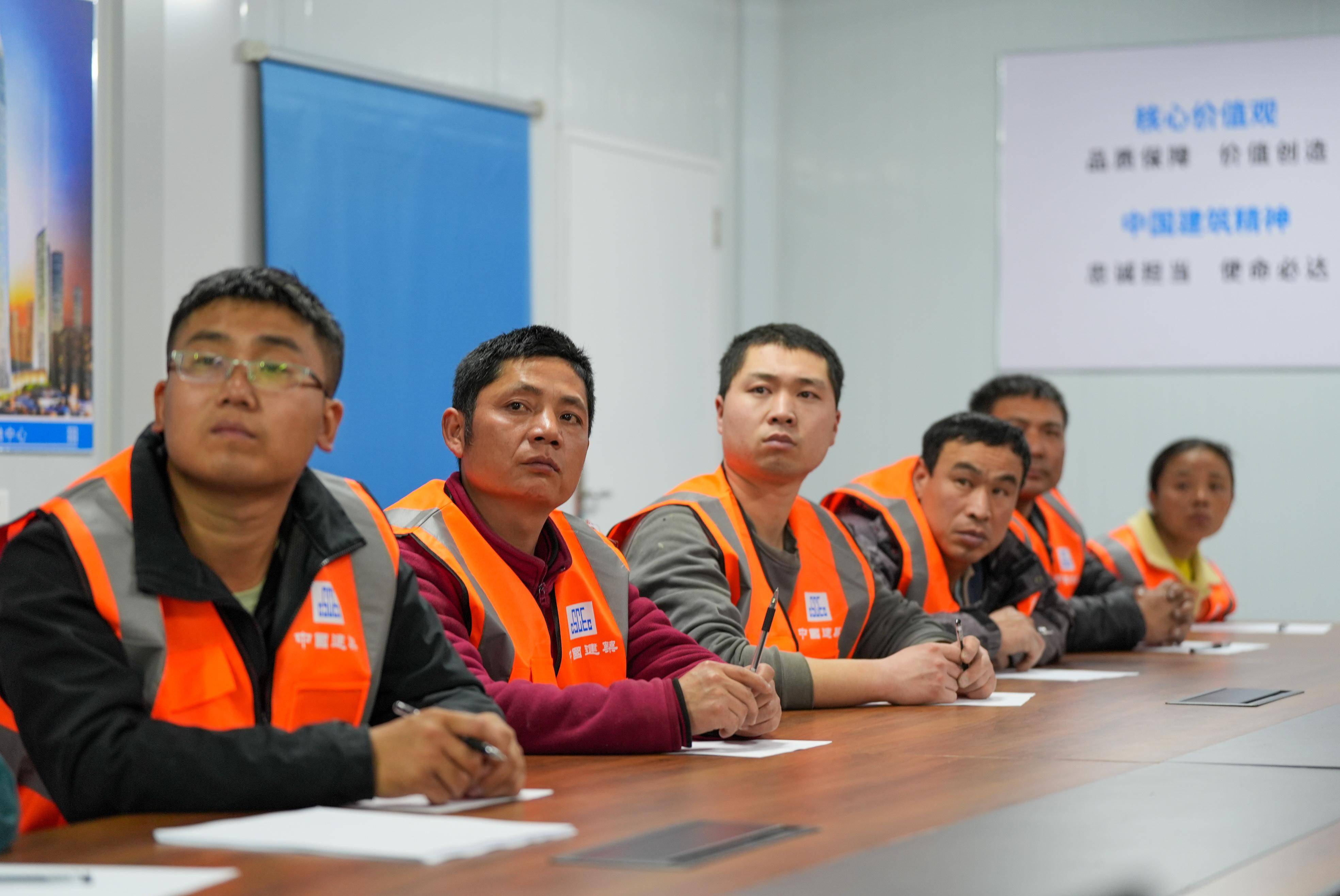 "农民工夜校"助力劳动者技能提升_培训_孙凡越_新华社