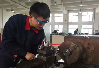 技能练兵不停歇 山东劳动职业技术学院寒假承办6项世赛选拔与劳动技能培训侧记